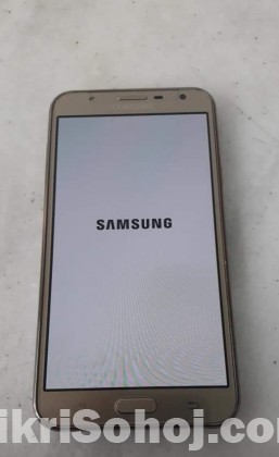 Samsung Galaxy J7 Nxt